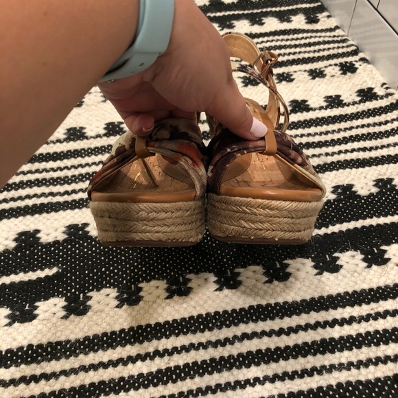 NWT Sofft • peggie wedge espadrille heels SIZE 8M - Picture 2 of 4
